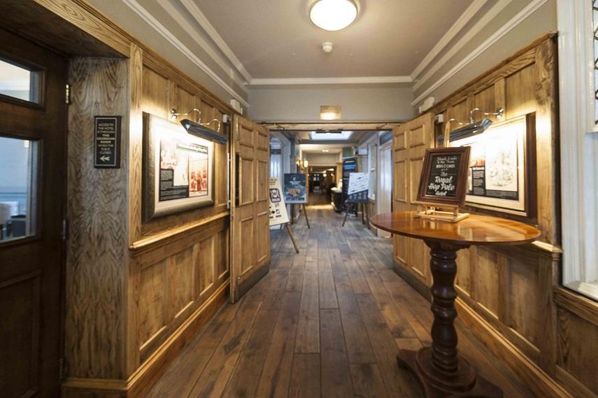 The Royal Hop Pole Wetherspoon Tewkesbury Exterior photo